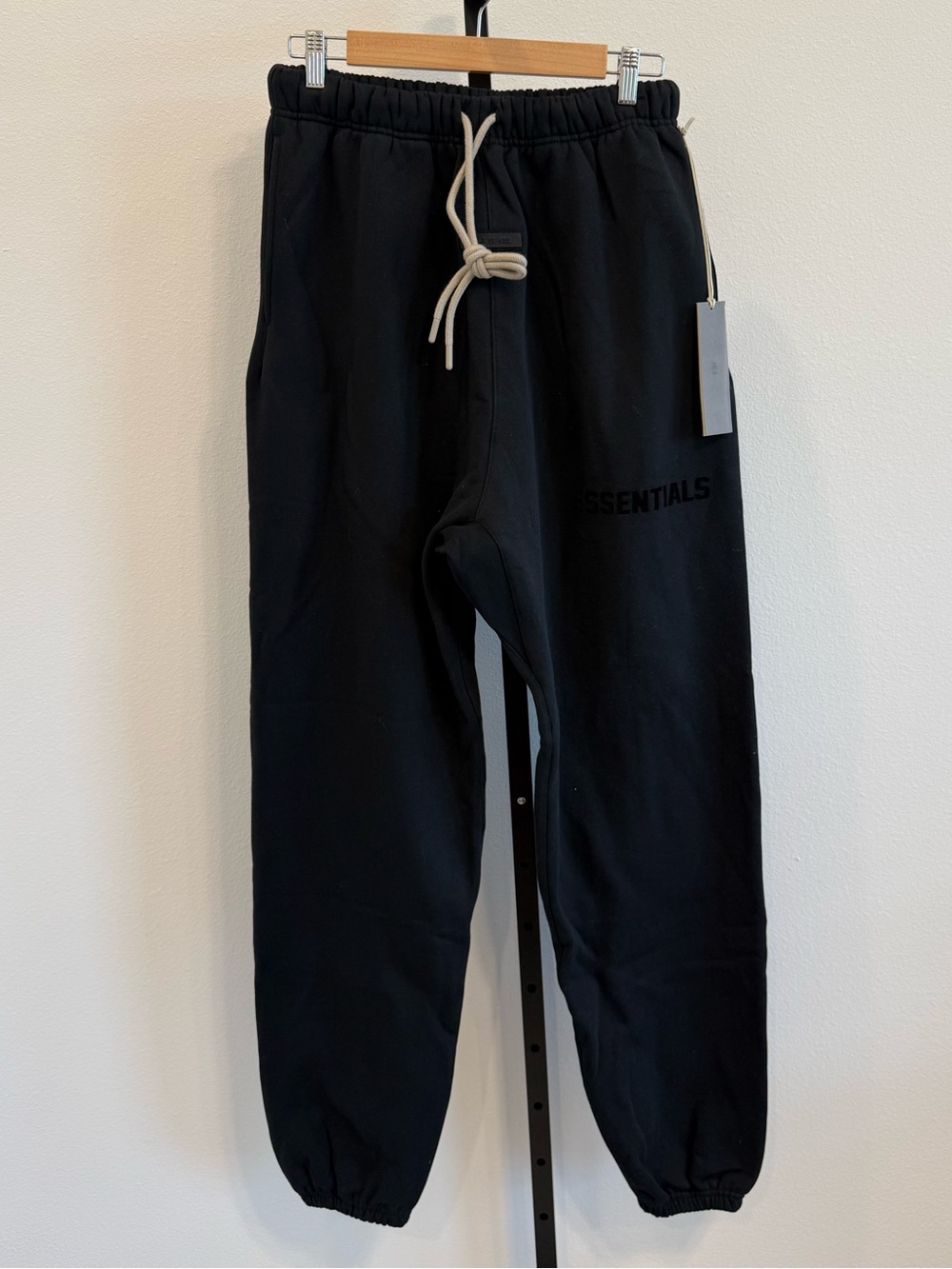 NWT Fear of God Essentials Black Logo Drawstring Sweatpants XL Streetwear Unisex